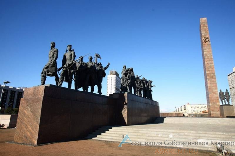 Мемориал на площади победы в санкт петербурге. Площадь Победы Санкт-Петербург мемориал. Монумент на площади Победы в Санкт-Петербурге. Монумент героическим защитникам Ленинграда. Монумент Победы на Московском проспекте.